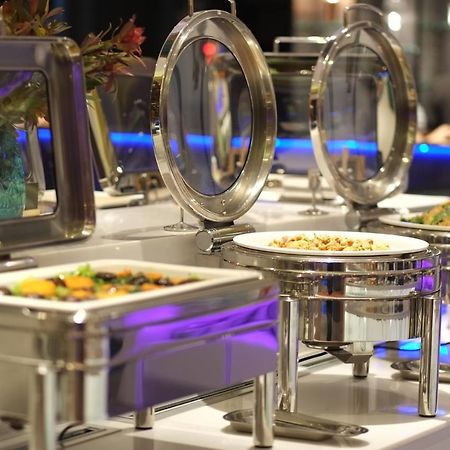 Bizotel Premier Hotel & Residence Бангкок Экстерьер фото